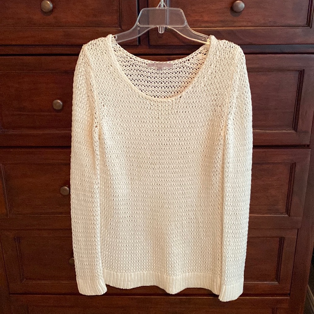 Chunky scoop neck sweater, beautiful cream color.